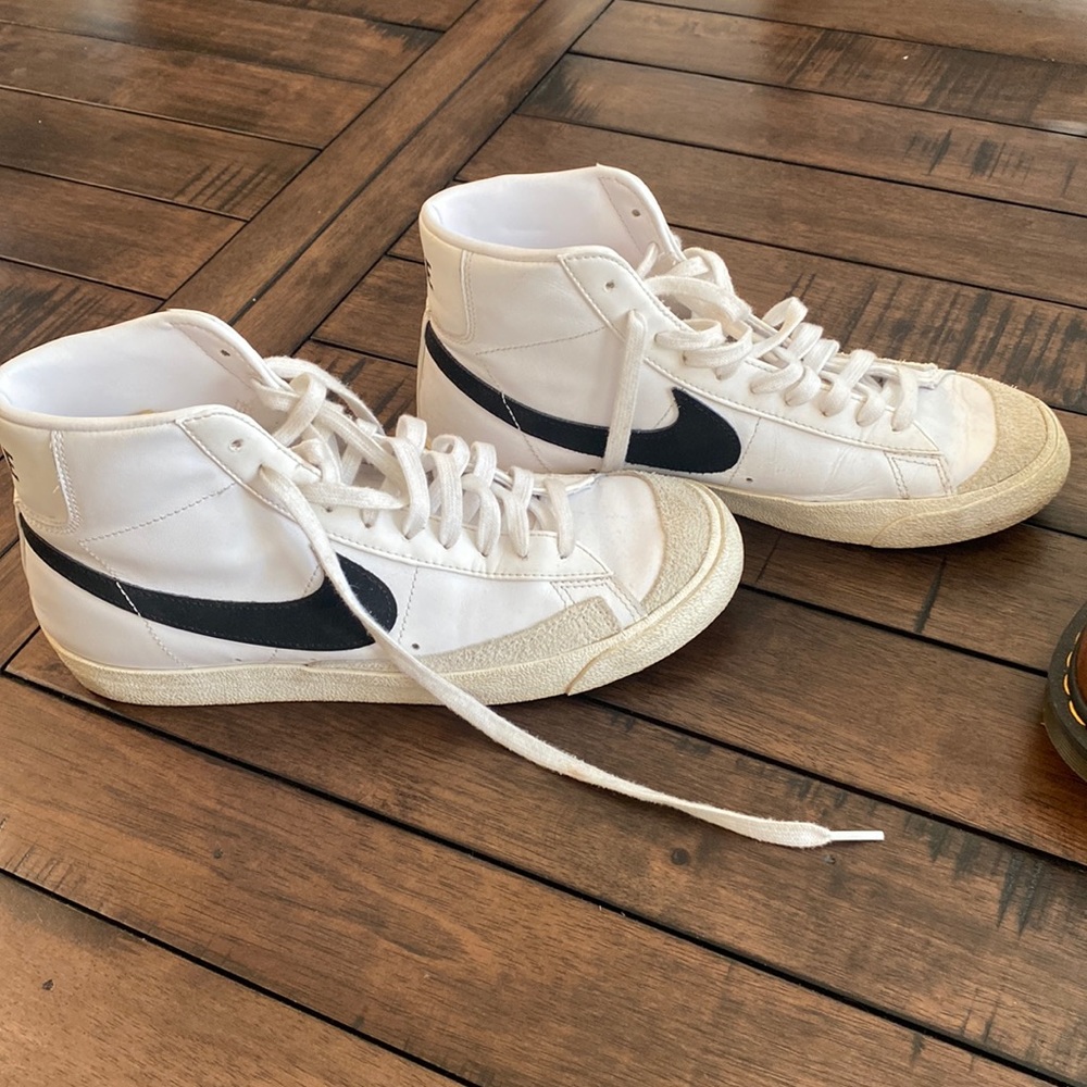 Nike blazers hardly worn 9.5
